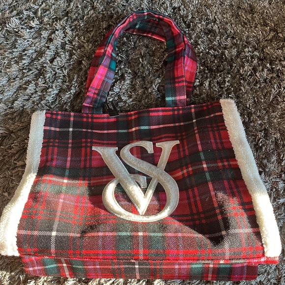Victoria’s Secret red and green plaid tote bag - Picture 2 of 9